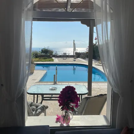 Eleni * Λακήθρα