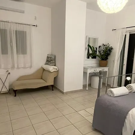 Eleni Villa